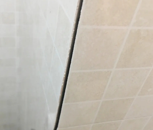 湘西瓷砖空鼓维修公司分享阳台瓷砖脱落的修复过程可以分为以下几个步骤